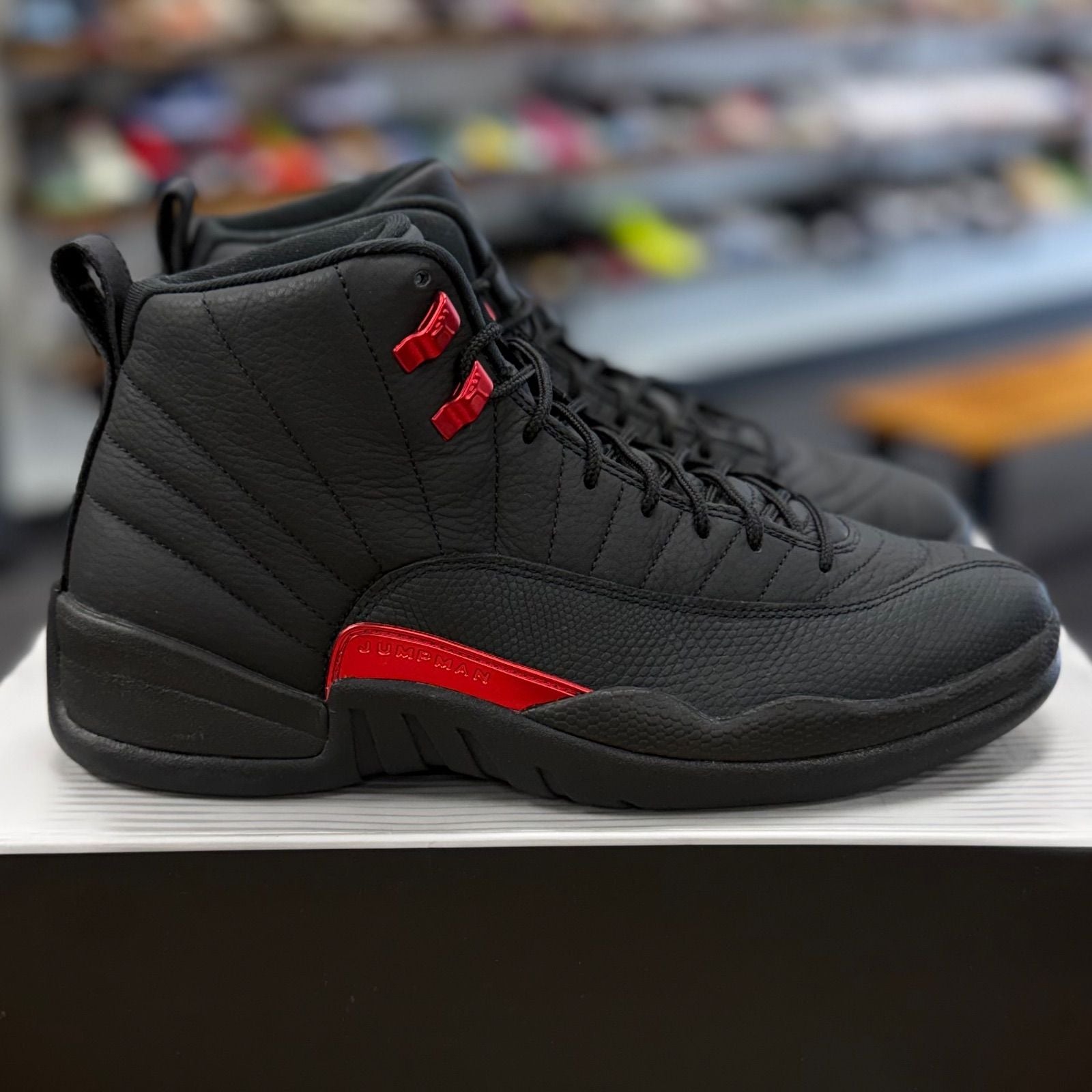 Jordan 12 Retro Bloodline - Preowned