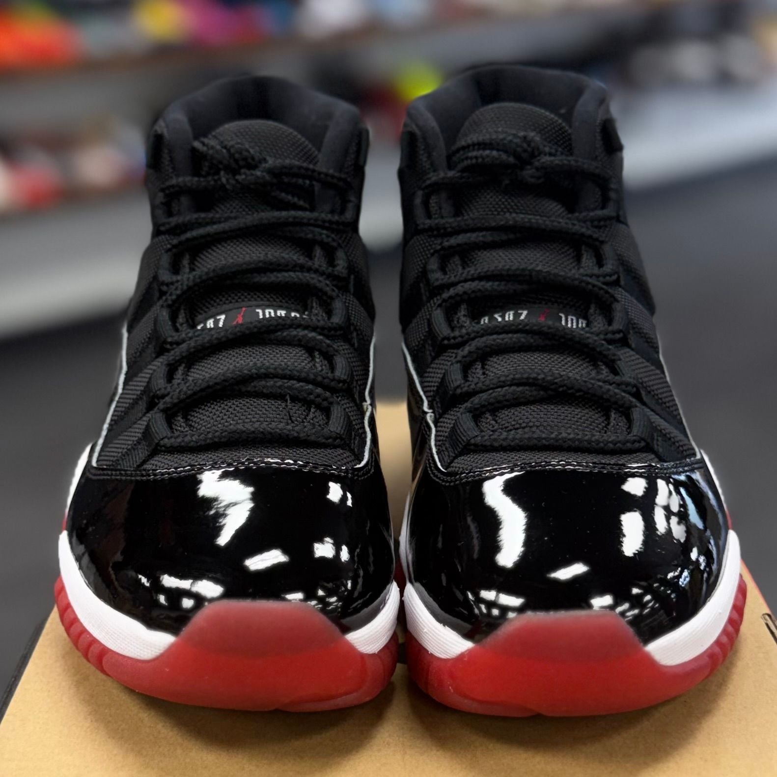 Jordan 11 Retro Playoffs Bred (2019) - Preowned