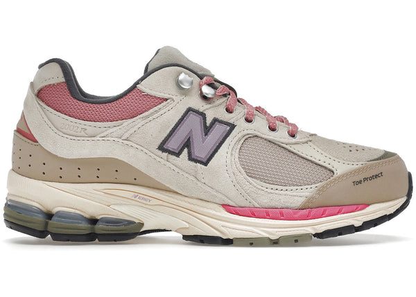 New Balance 2002R Hiking Pack Beige - Preowned
