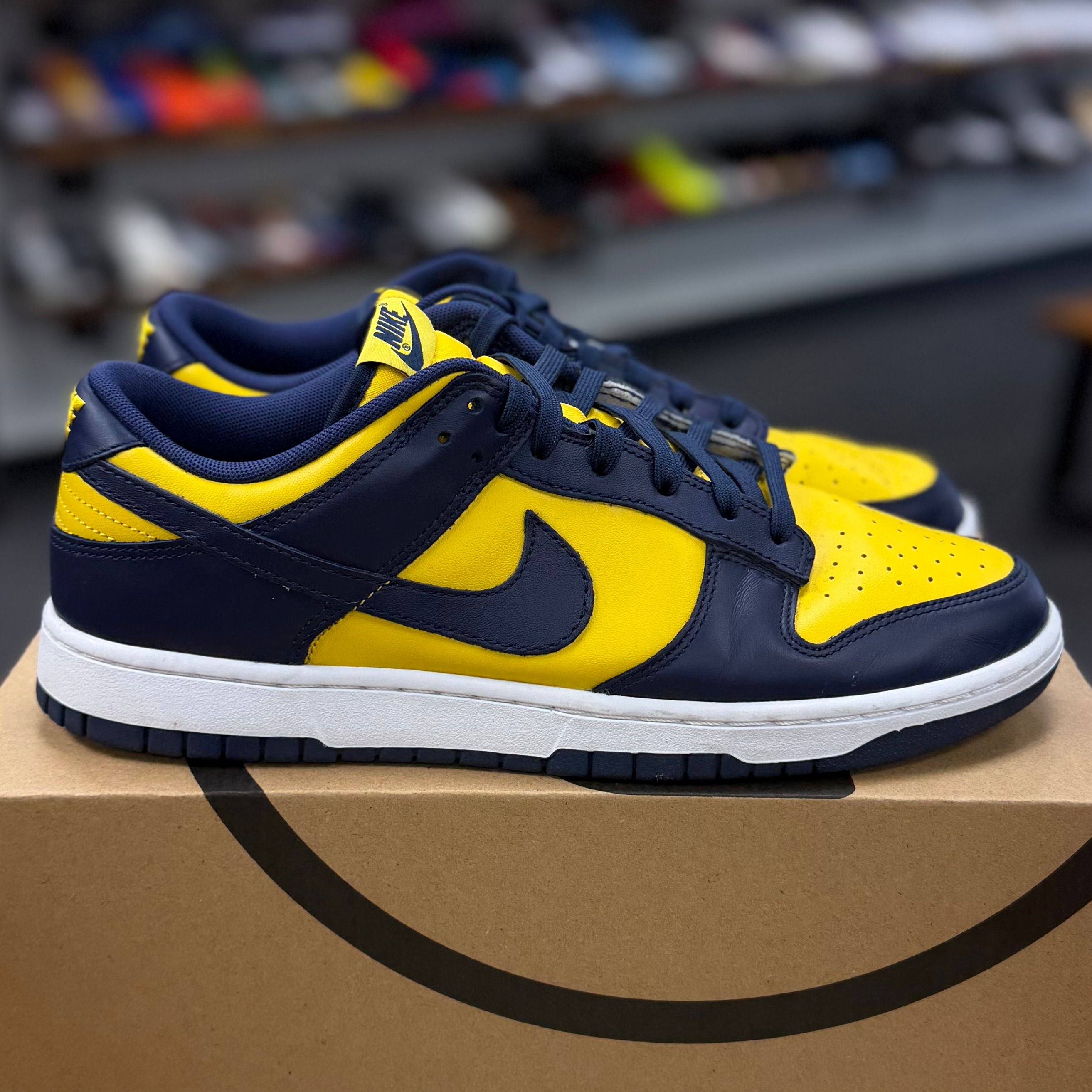 Nike Dunk Low Michigan (2021) - Preowned