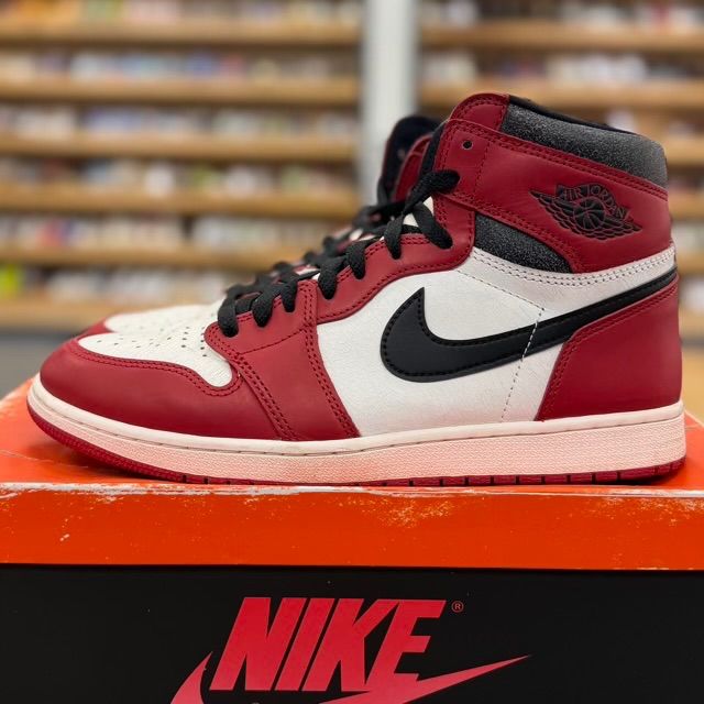 Jordan 1 Retro High OG Chicago Lost and Found - Preowned