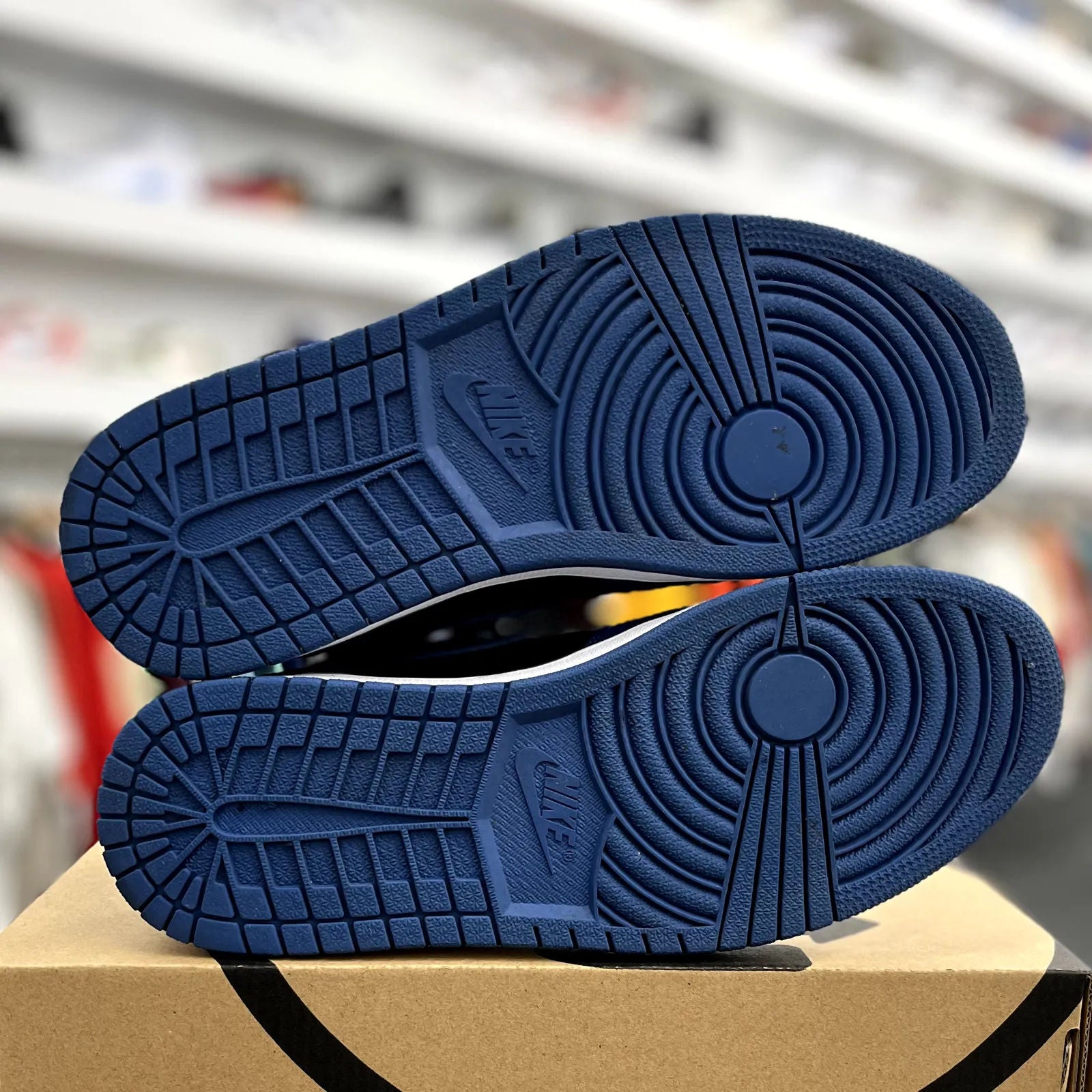 Jordan 1 Retro High OG Dark Marina Blue - Preowned
