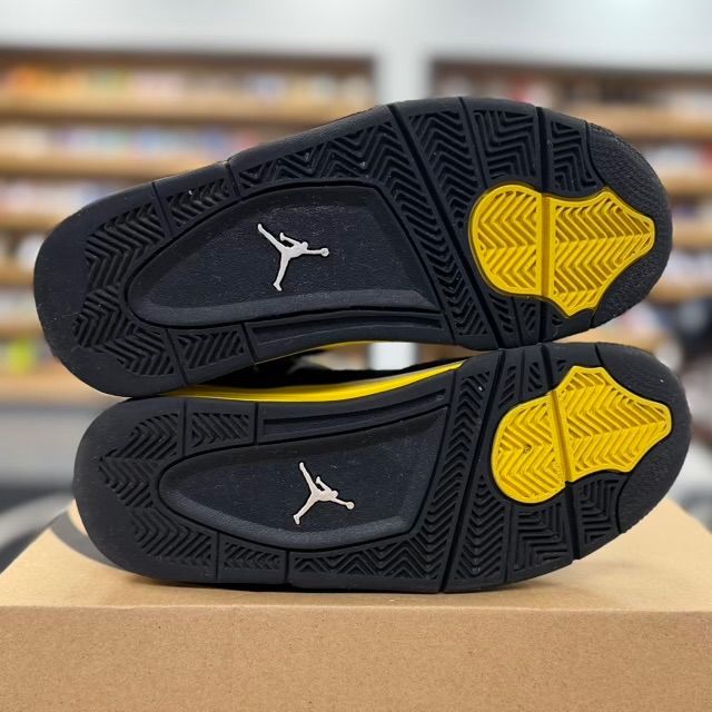 Jordan 4 Retro Thunder (2023) (GS) - Preowned