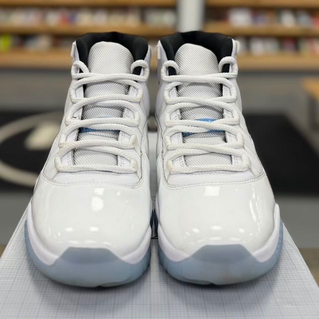 Jordan 11 Retro Legend Blue (2024) - Preowned