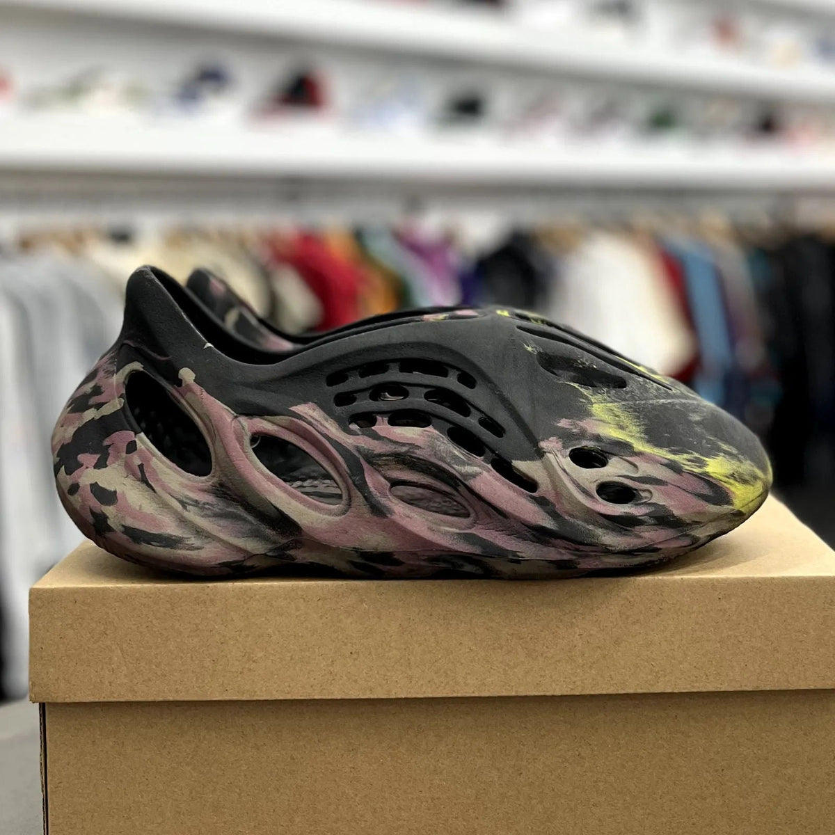 adidas Yeezy Foam RNR MX Carbon - Preowned