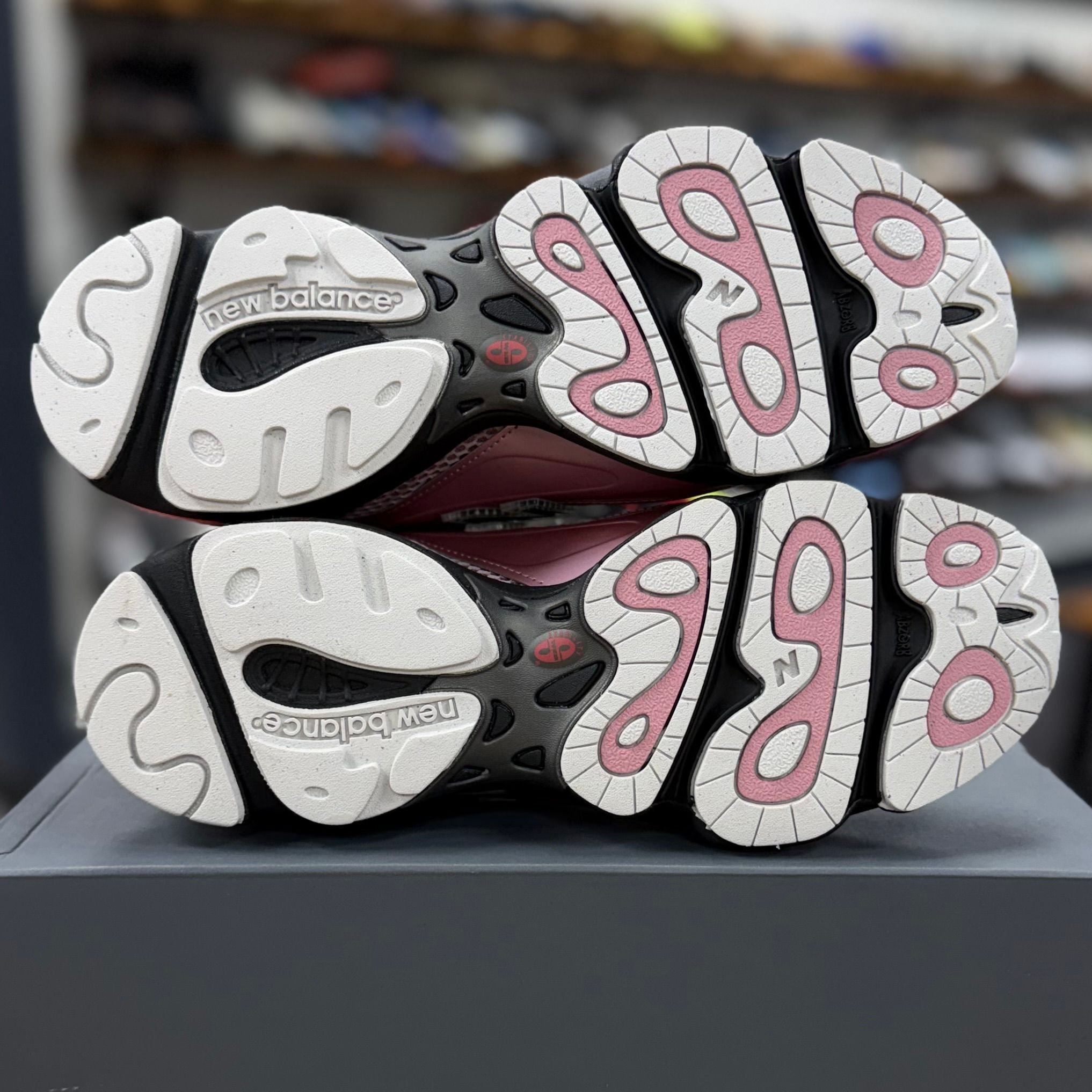 BRAND NEW STEAL - New Balance 1000 Pink Metallic Silver