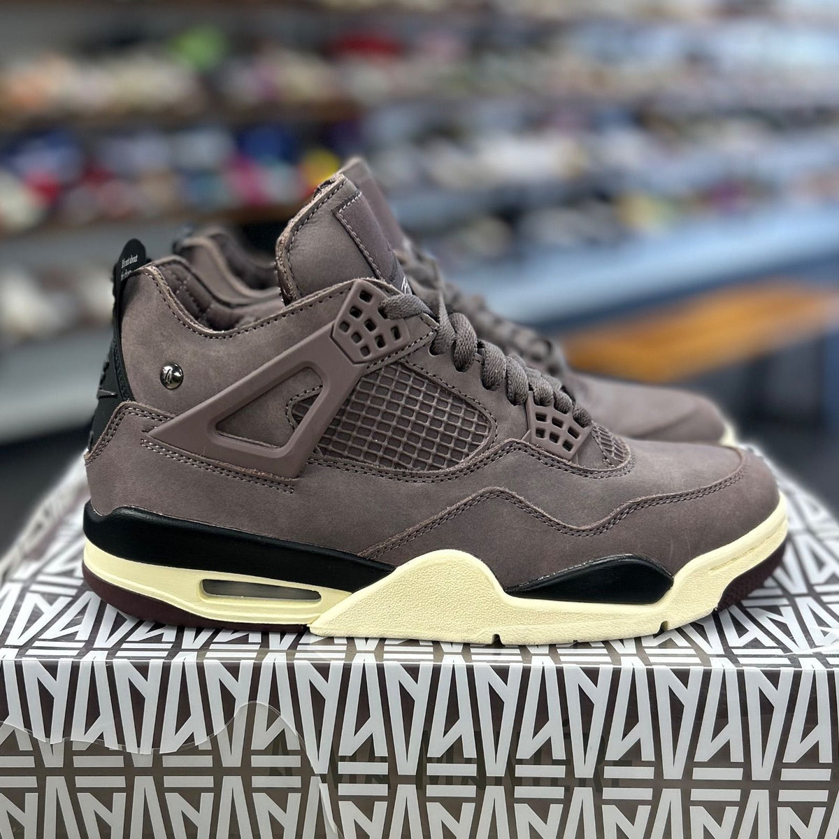 Jordan 4 Retro SP A Ma Maniére Violet Ore - Preowned