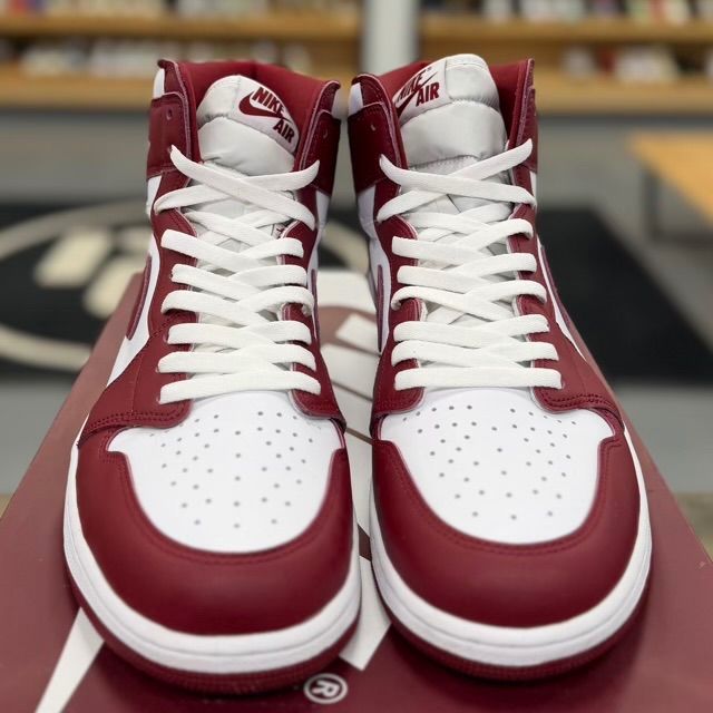 Jordan 1 Retro High OG Artisanal Team Red - Preowned