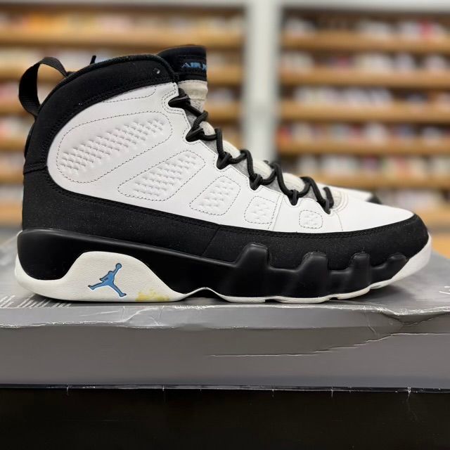 Jordan 9 Retro University Blue - Preowned
