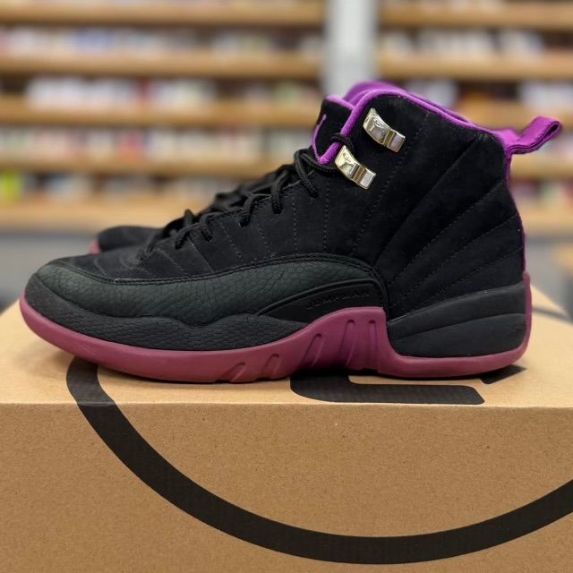 Jordan 12 Retro Hyper Violet (GS) - Preowned