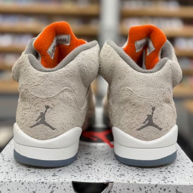 Jordan 5 Retro SE Craft Light Orewood Brown (GS) - Preowned