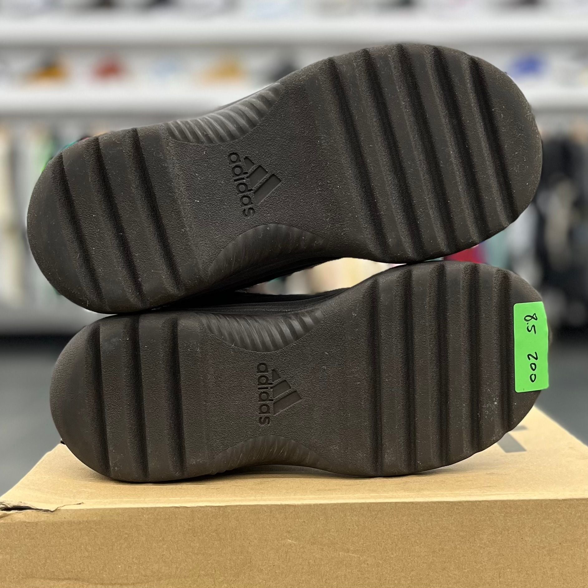 adidas Yeezy Desert Boot Oil - Preowned