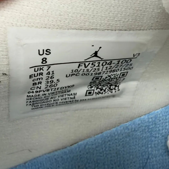Jordan 11 Retro Low University Blue (2026) - Preowned