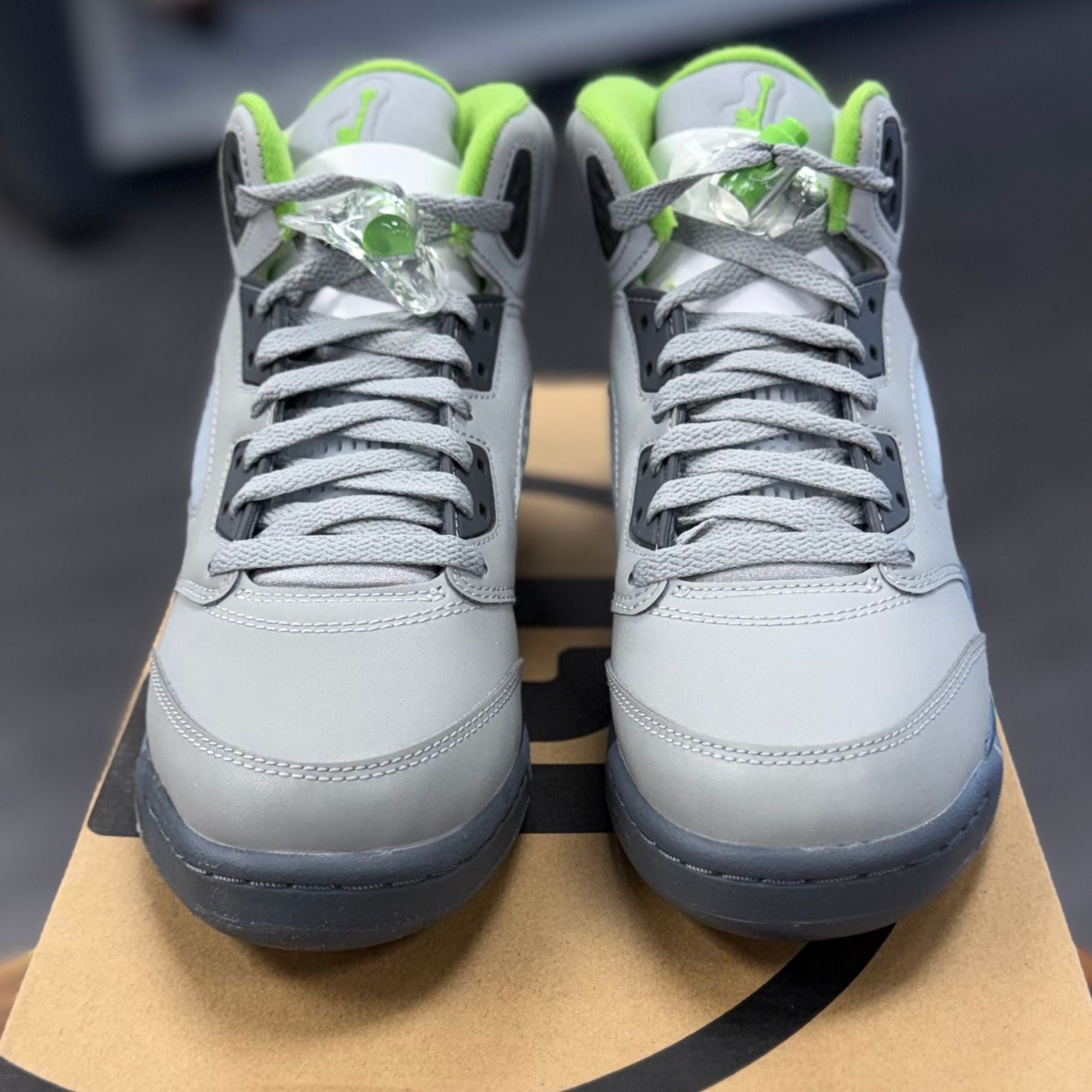 BRAND NEW STEAL - Jordan 5 Retro Green Bean (2022) (GS)