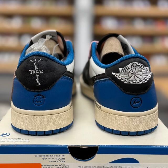 Jordan 1 Retro Low OG SP Fragment x Travis Scott - Preowned