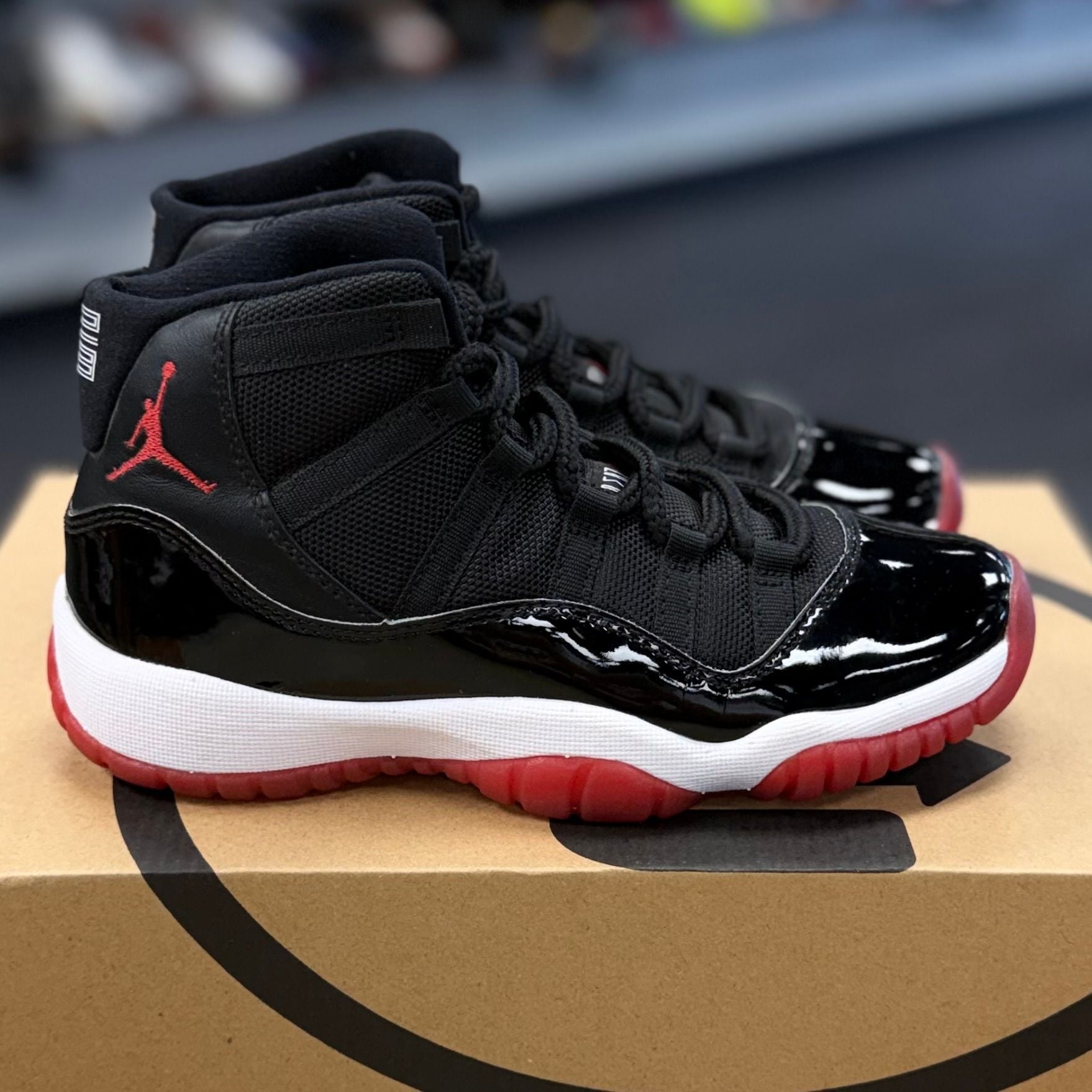 Jordan 11 Retro Playoffs Bred (2019) (GS) - Preowned