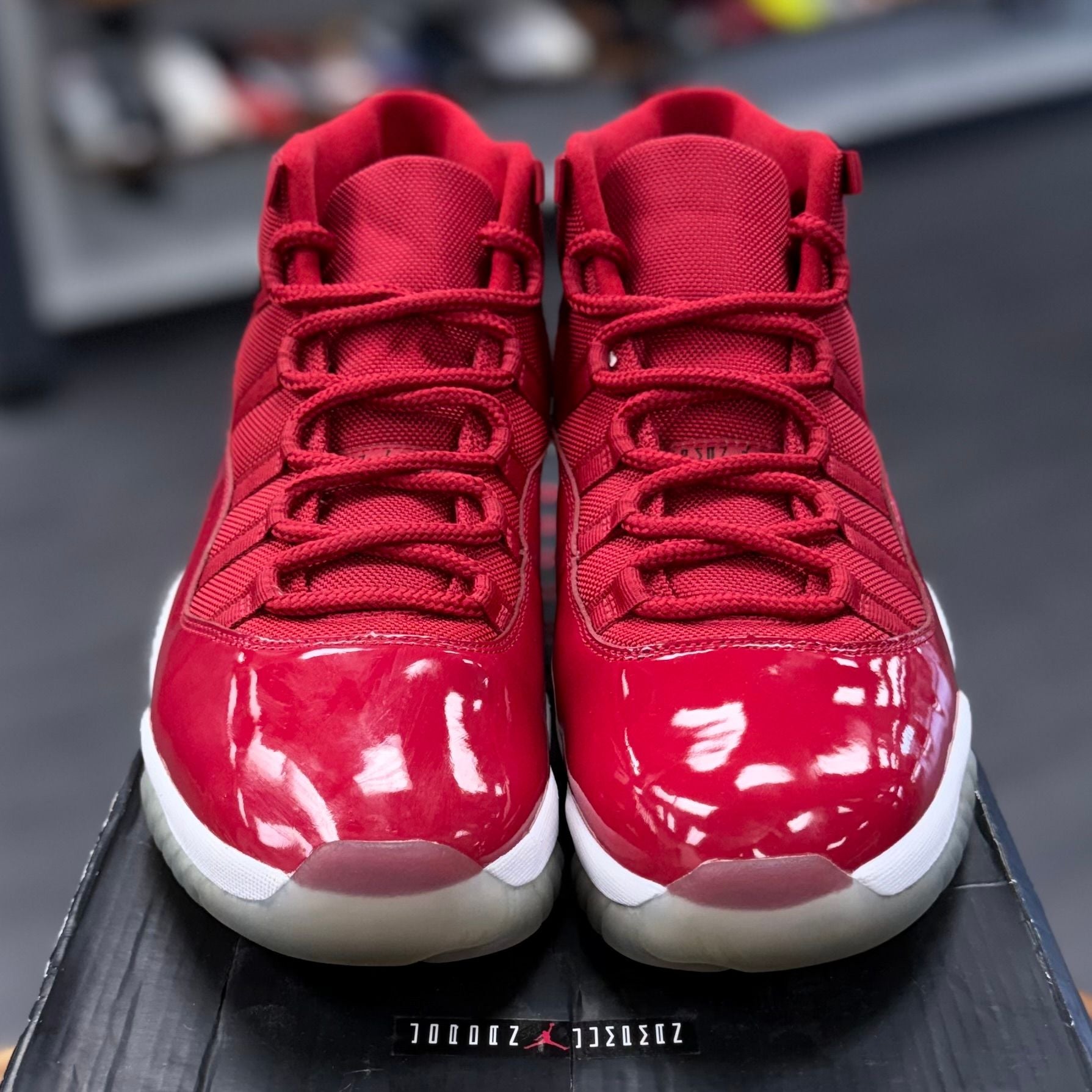 Jordan 11 Retro Win Like 96 - Preowned