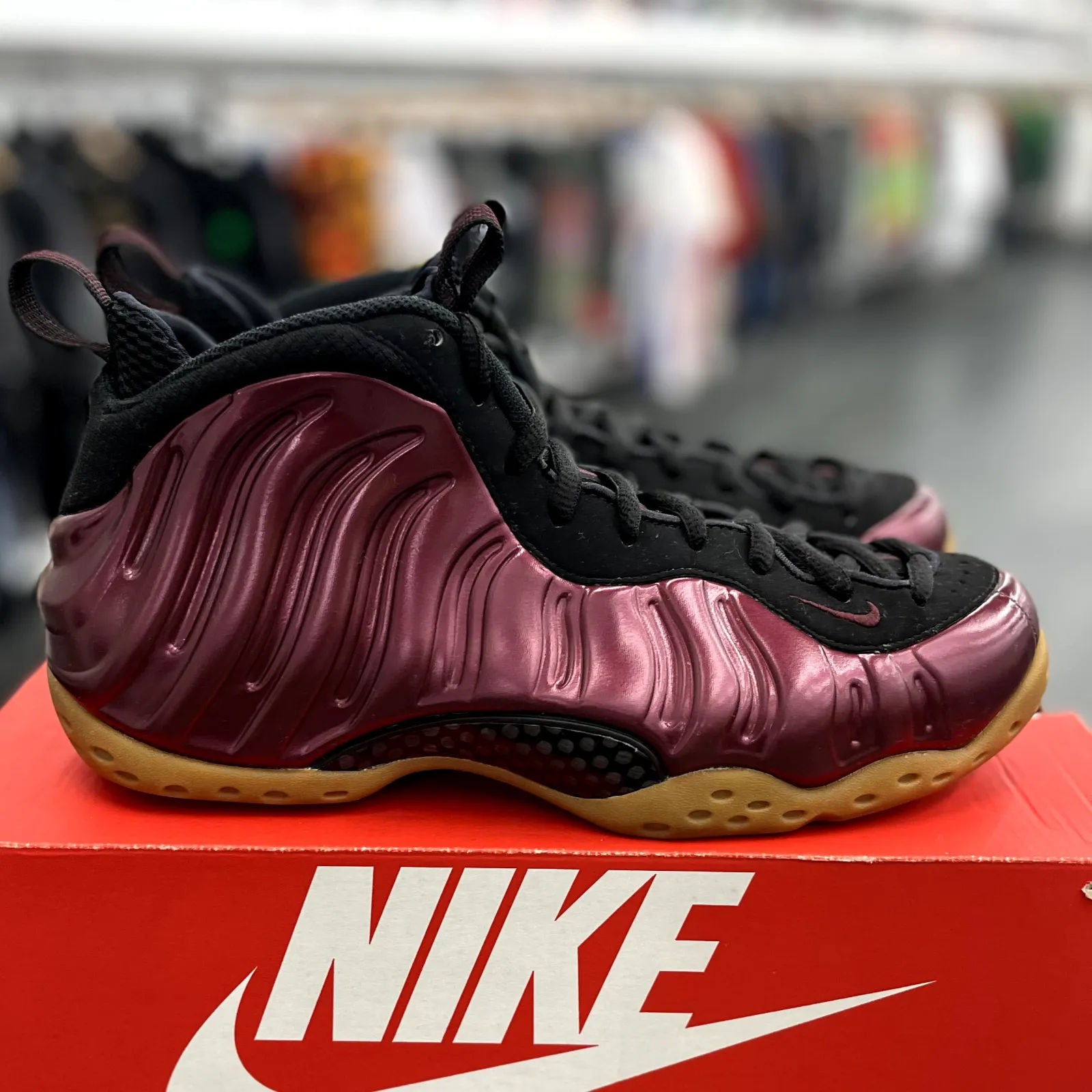 Nike Air Foamposite One Maroon - Preowned
