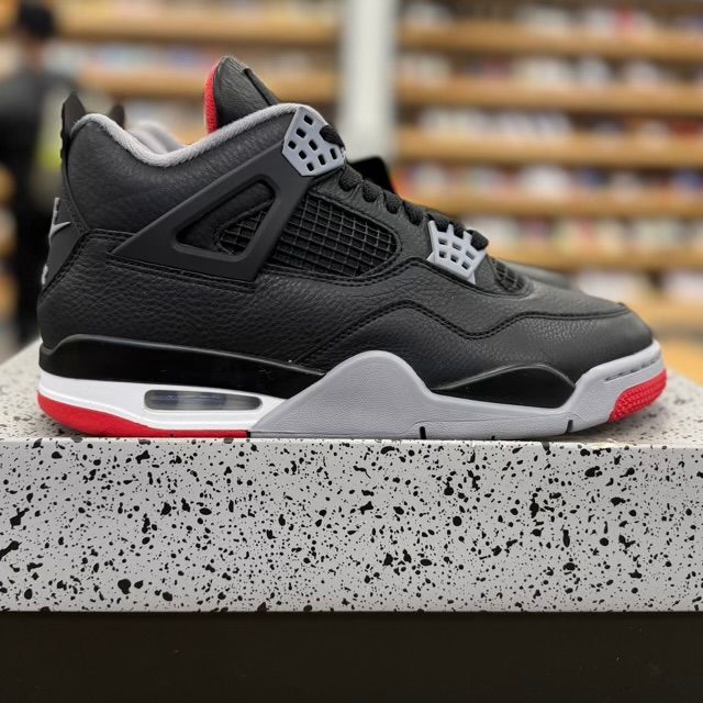 Jordan 4 Retro Bred Reimagined - Preowned