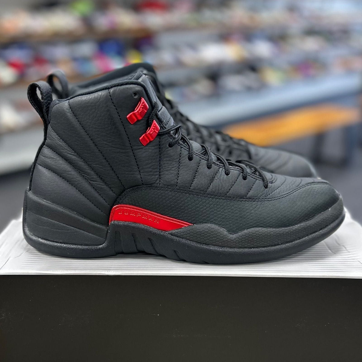 Jordan 12 Retro Bloodline - Preowned