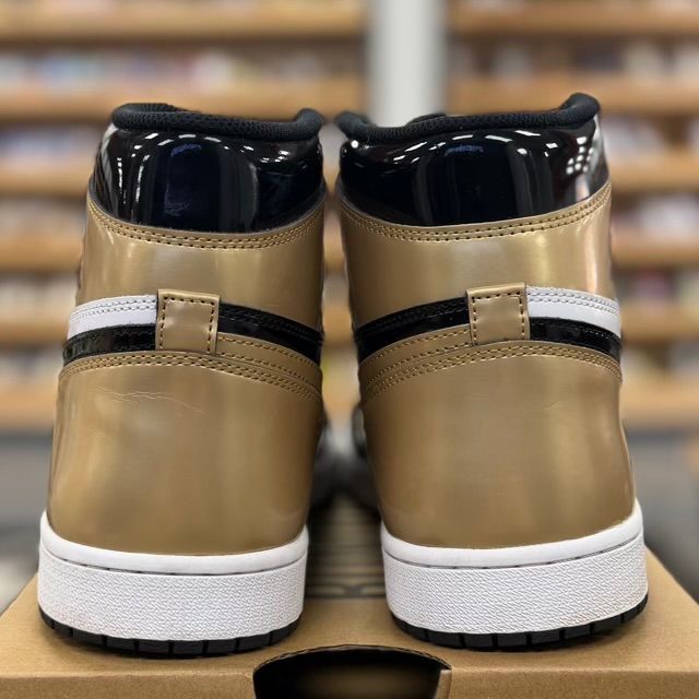 Jordan 1 Retro High Golf Patent Gold Toe - Preowned
