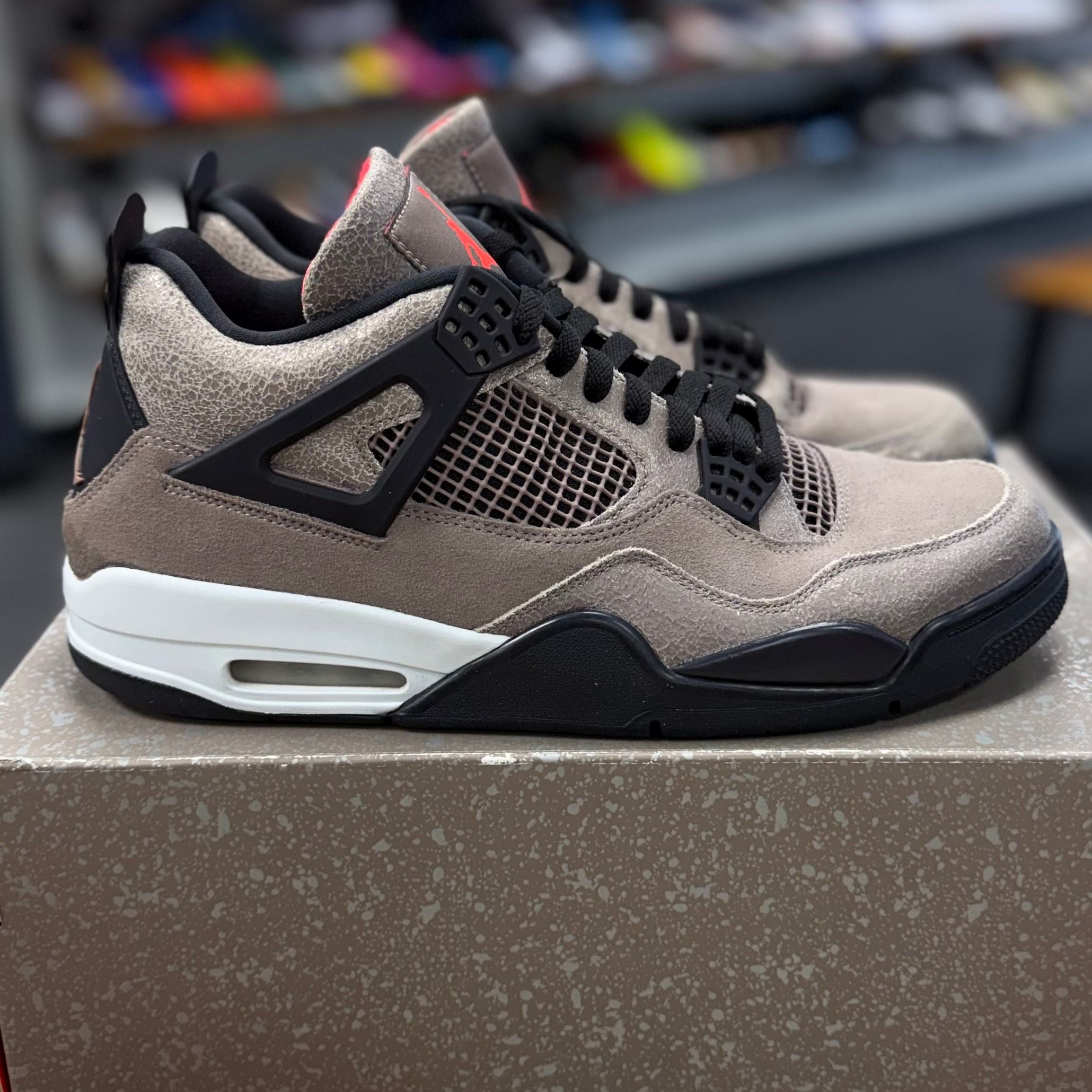 Jordan 4 Retro Taupe Haze - Preowned