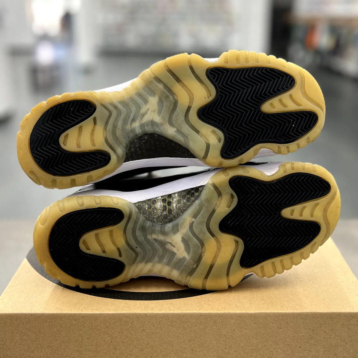 Jordan 11 Retro DMP Gratitude (2023) - Preowned