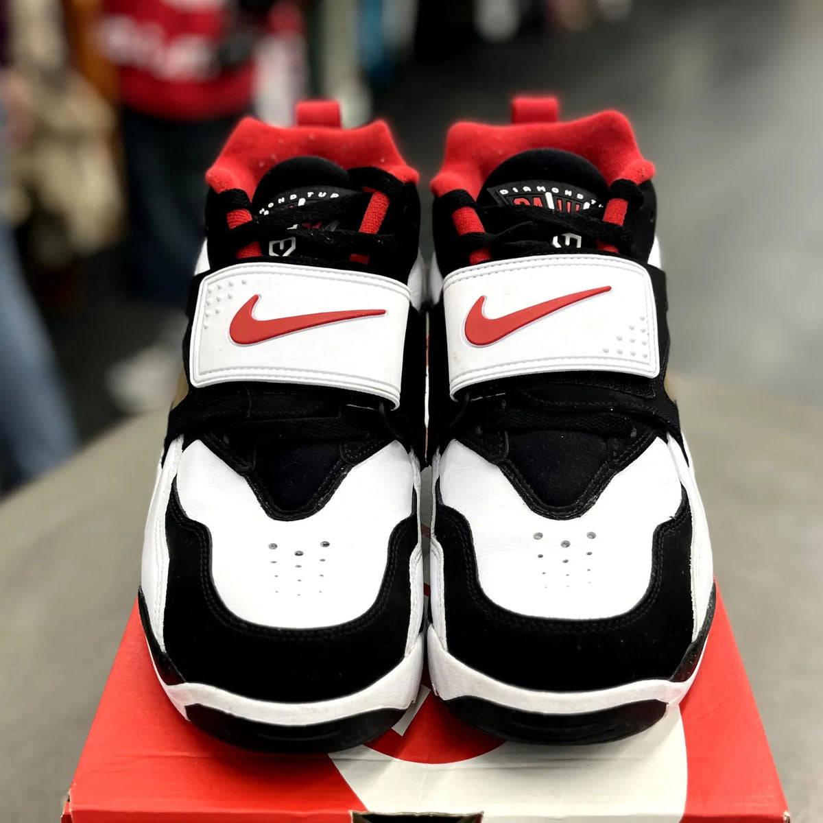 Nike Air Diamond Turf 49ers (2025) - Preowned