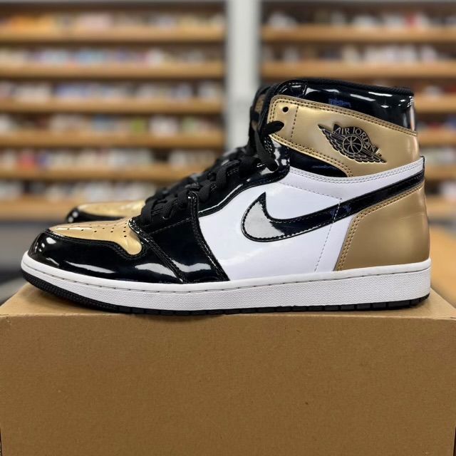 Jordan 1 Retro High Golf Patent Gold Toe - Preowned