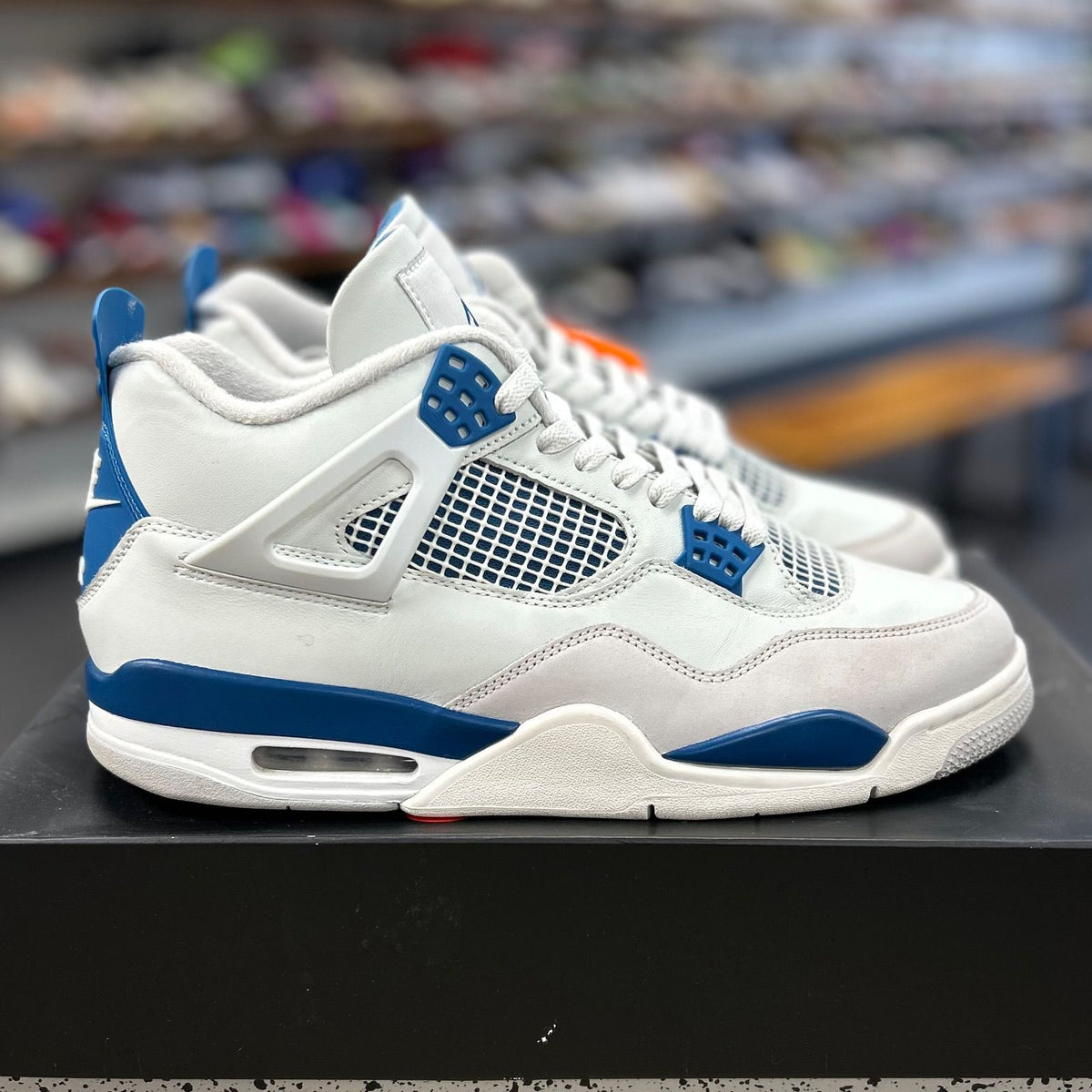 Jordan 4 Retro Military Blue (2024) - Preowned