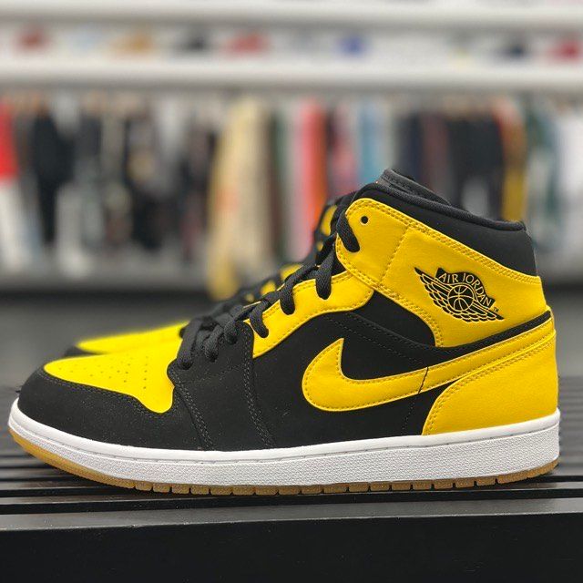 Jordan 1 Retro Mid New Love (2017) - Preowned