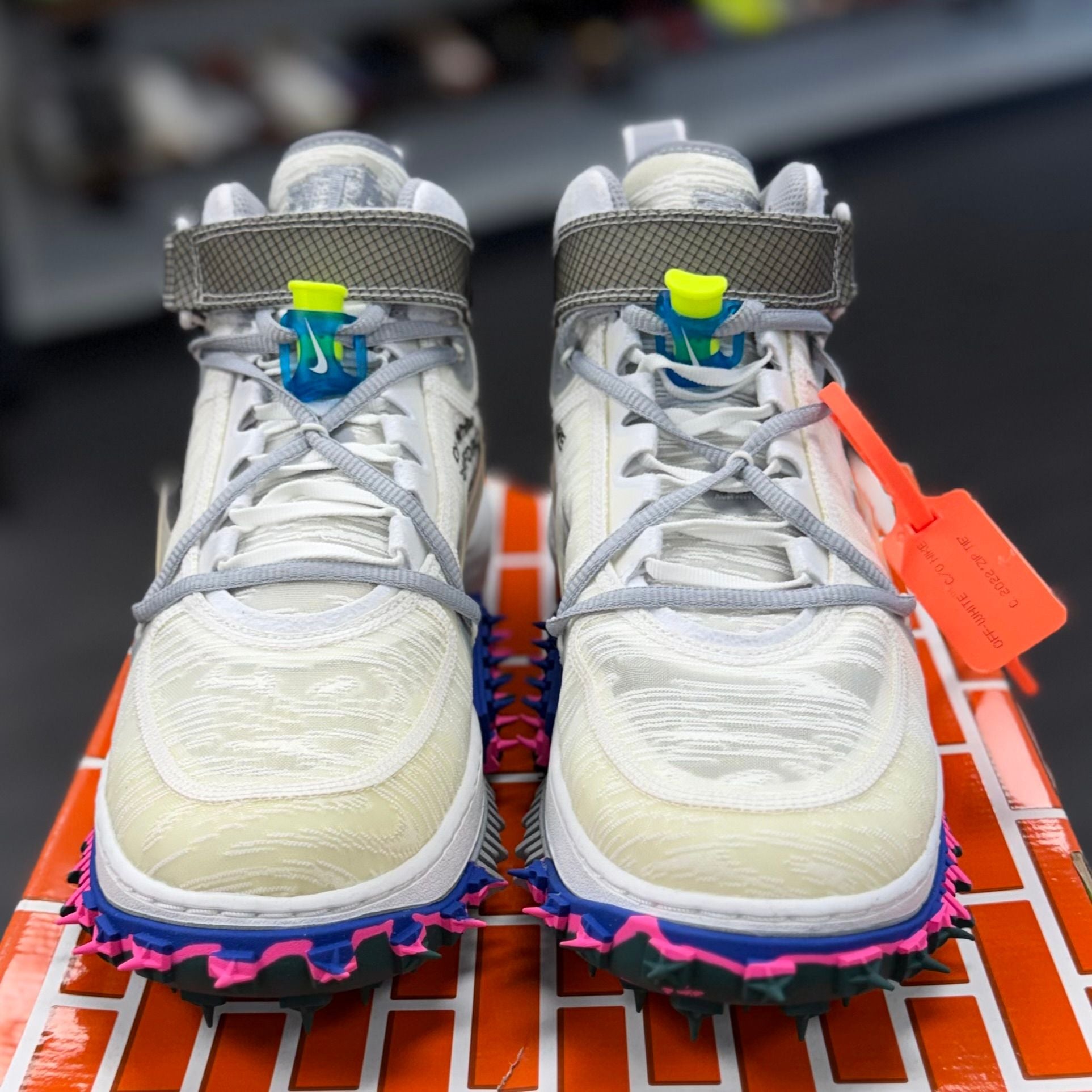 BRAND NEW STEAL - Nike Air Force 1 Mid Off-White White