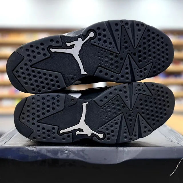 Jordan 6 Retro Cap and Gown - Preowned