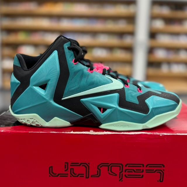 Nike LeBron 11 South Beach - Preowned