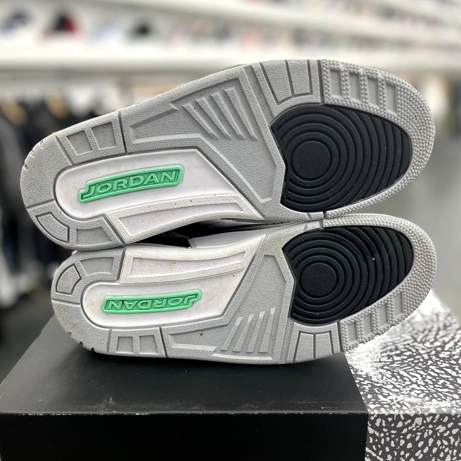 Jordan 3 Retro Green Glow - Preowned