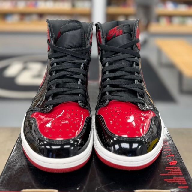 Jordan 1 Retro High OG Patent Bred - Preowned