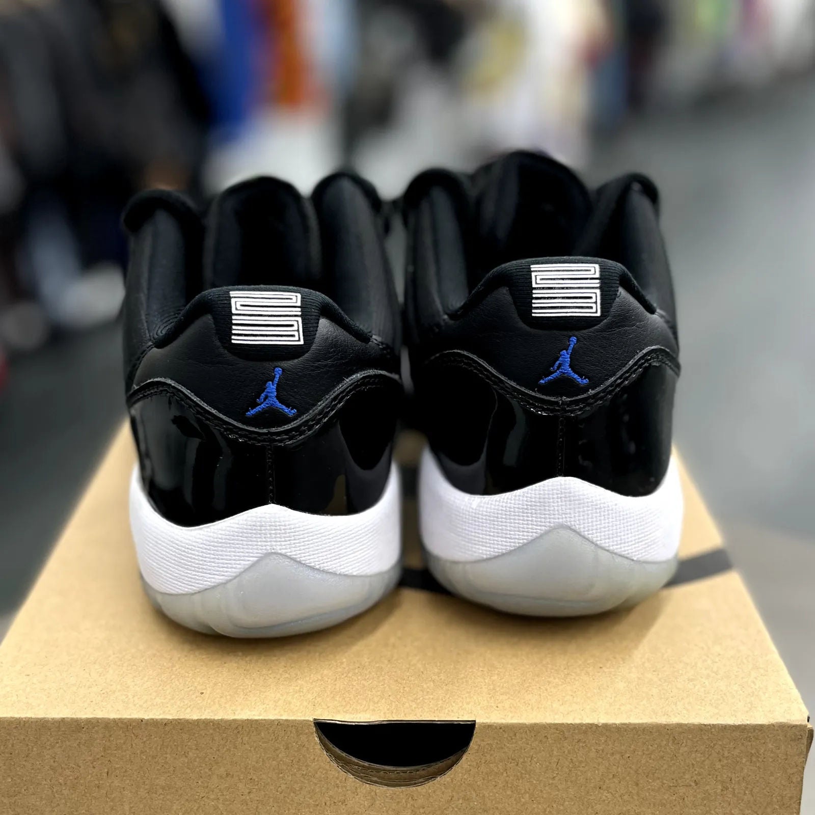 Jordan 11 Retro Low Space Jam - Preowned
