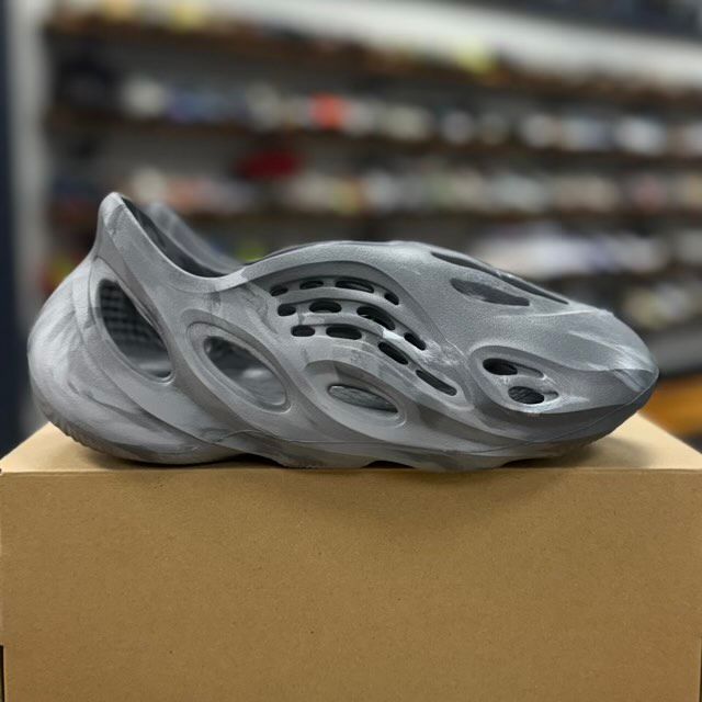 adidas Yeezy Foam RNR MX Granite - Preowned