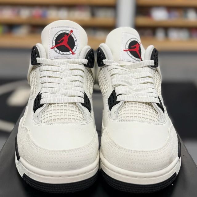 Jordan 4 Retro OG Flight Club - Preowned