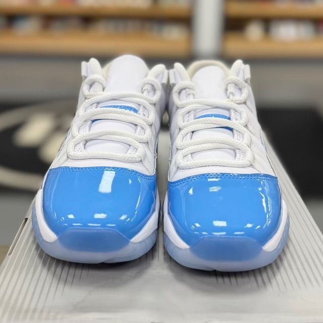 Jordan 11 Retro Low University Blue (GS) - Preowned