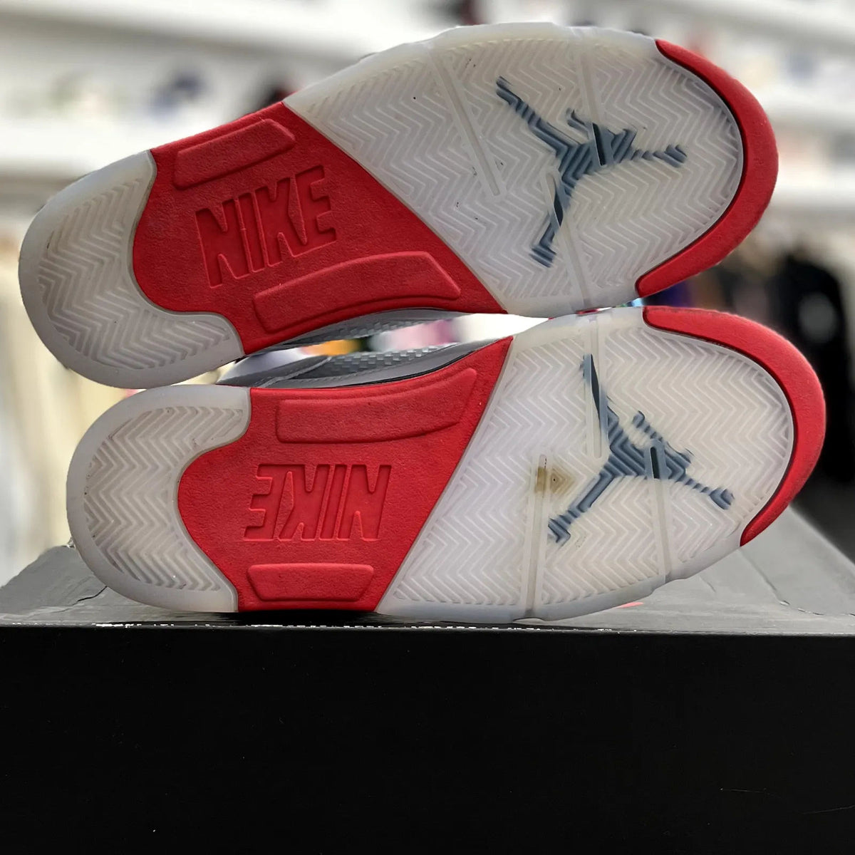 Jordan 5 Retro Fire Red Black Tongue (2025) - Preowned