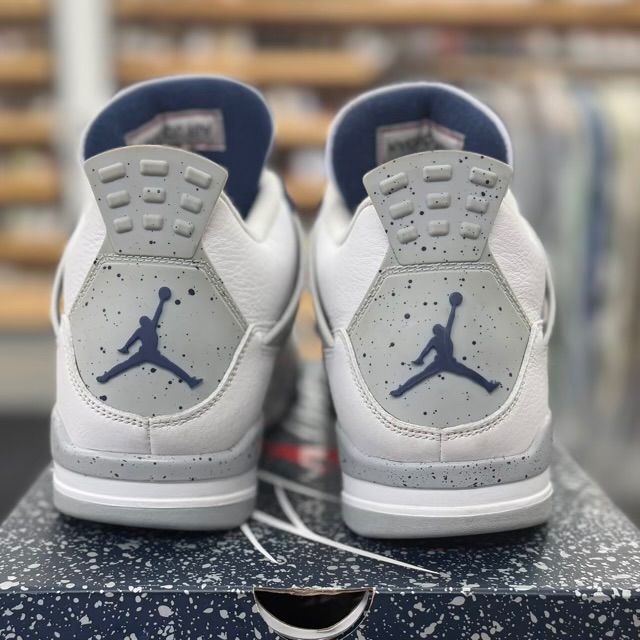 Jordan 4 Retro Midnight Navy - Preowned