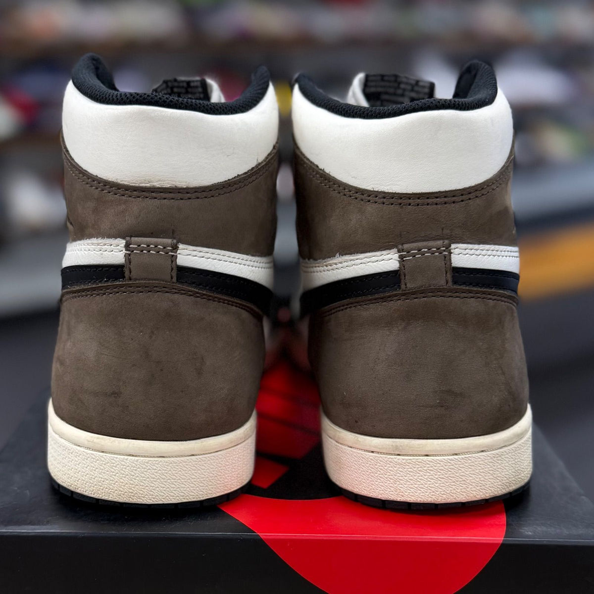 Jordan 1 Retro High Dark Mocha - Preowned