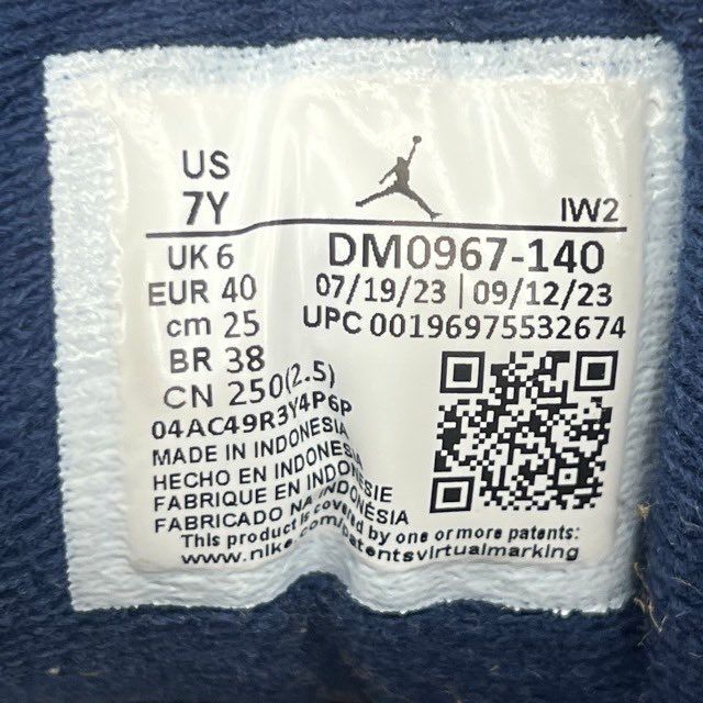 Jordan 3 Retro Midnight Navy (GS) - Preowned