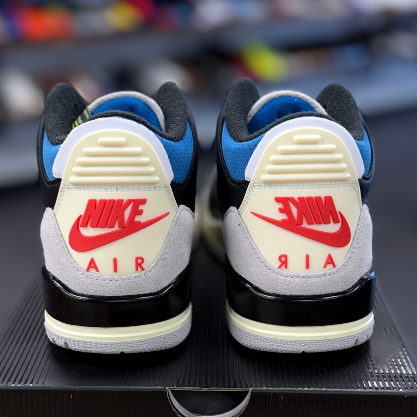 BRAND NEW STEAL - Jordan 3 Retro OG Rare Air