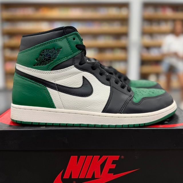Jordan 1 Retro High Pine Green - Preowned