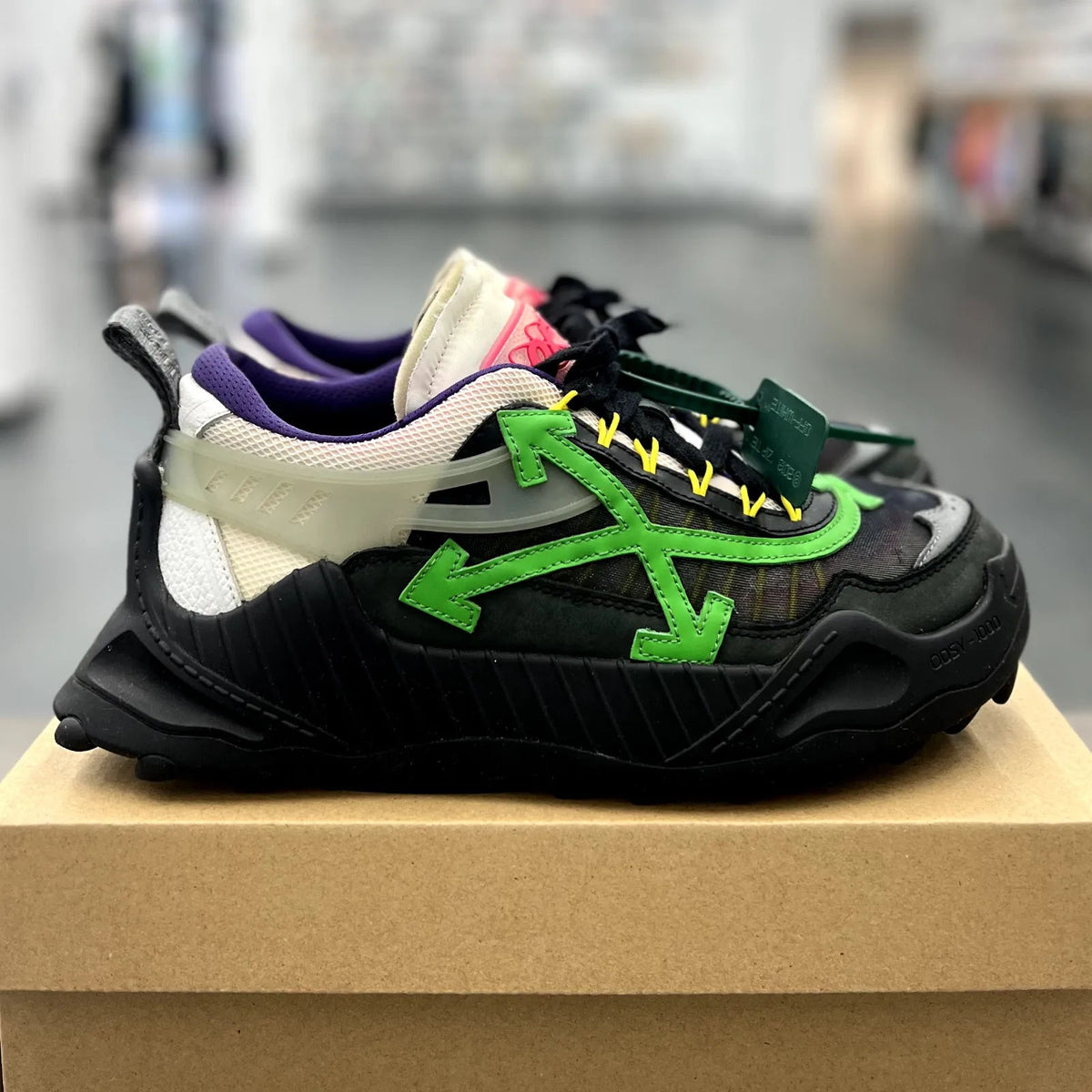 OFF-WHITE Odsy-1000 Cream White Green - Preowned