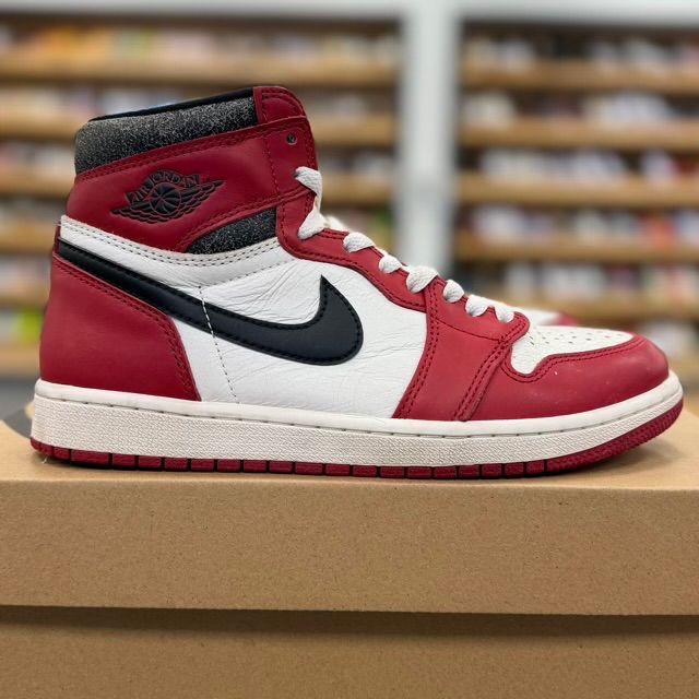 Jordan 1 Retro High OG Chicago Lost and Found - Preowned