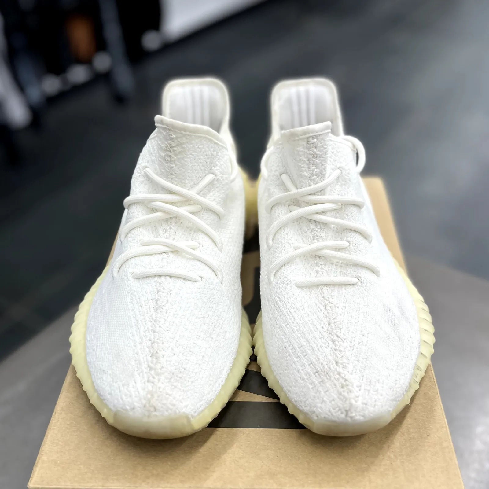 adidas Yeezy Boost 350 V2 Cream - Preowned