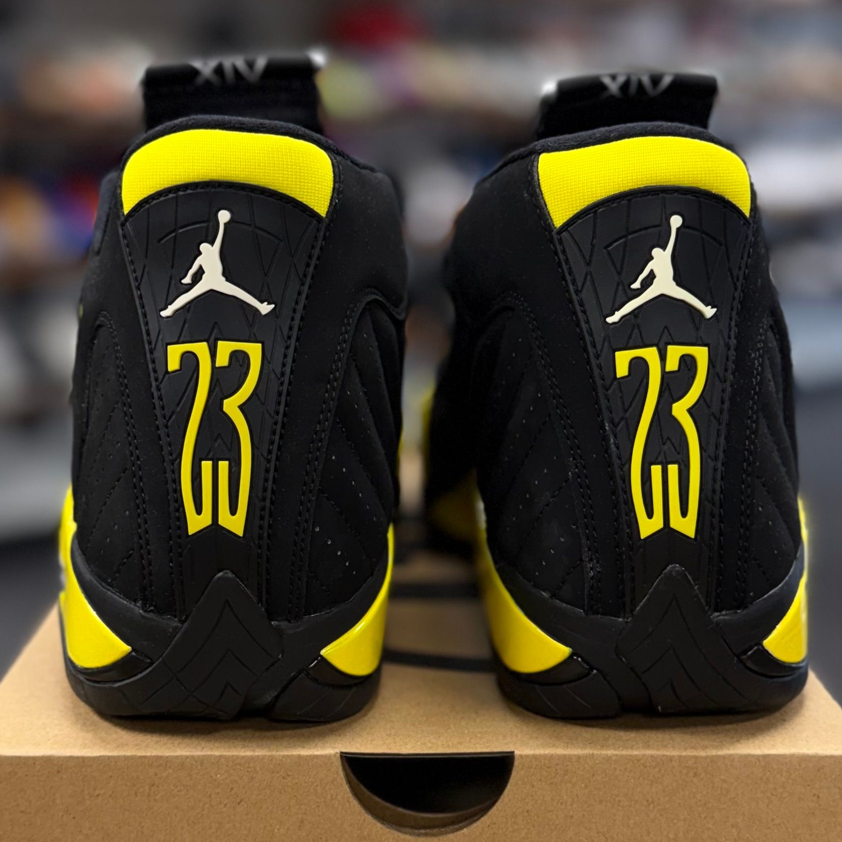BRAND NEW STEAL - Jordan 14 Retro Thunder